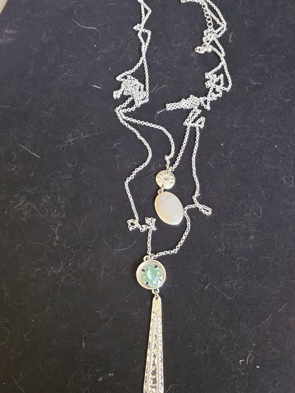 STYLE DOTS Forged Silver Multi- Layer Necklace with Blue Snap and Agate Accents